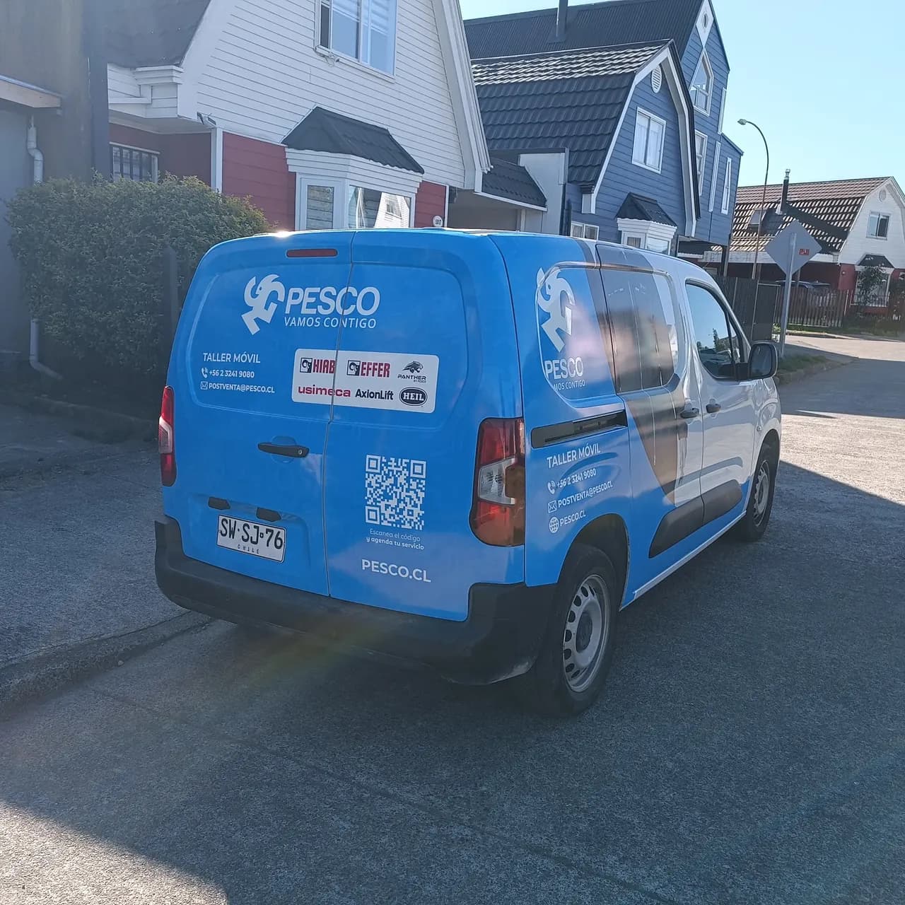 Rotulación trasera de furgón PESCO Taller Móvil para Automotora Berríos Puerto Montt