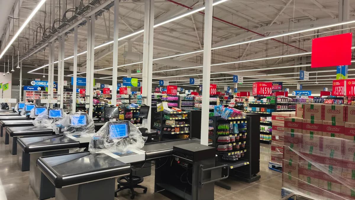 Gigantografia para apertura de supermercado Lider Panguipulli