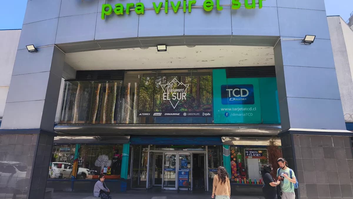 Instalacion de vinilo adhesivo en fachada Dimarsa Casa Matriz Puerto Montt